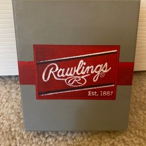 Rawlings tan stitched trifold wallet. RS 10001. Brand New!